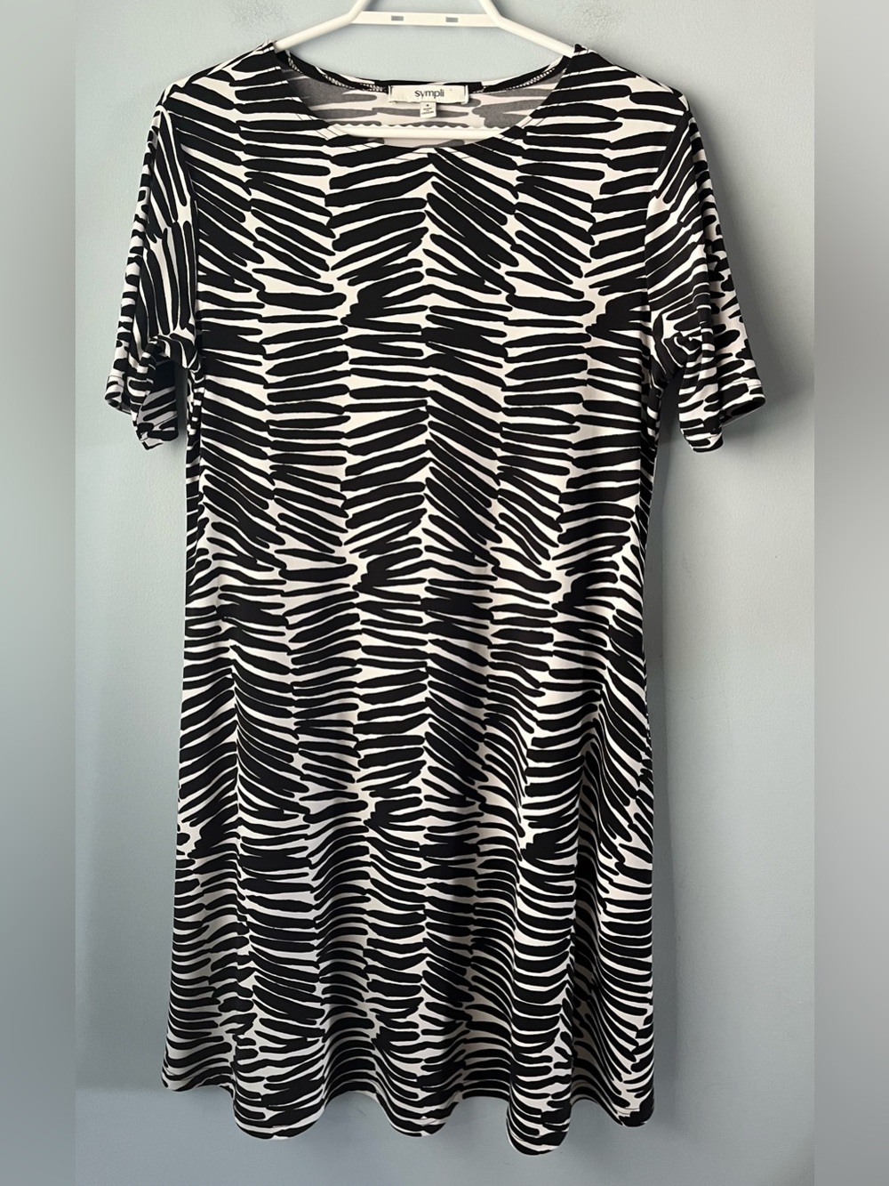 Sympli Black & White Zebra-Print Stretch Flowy Midi Dress Pockets Size 8 Canada